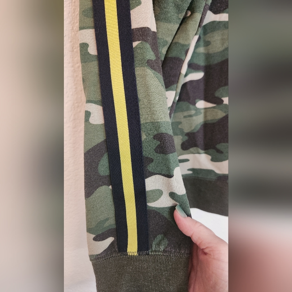 Eddie Bauer Sporty Camo‎ Pullover Sweatshirt Activewear, Size M - Picture 6 of 6